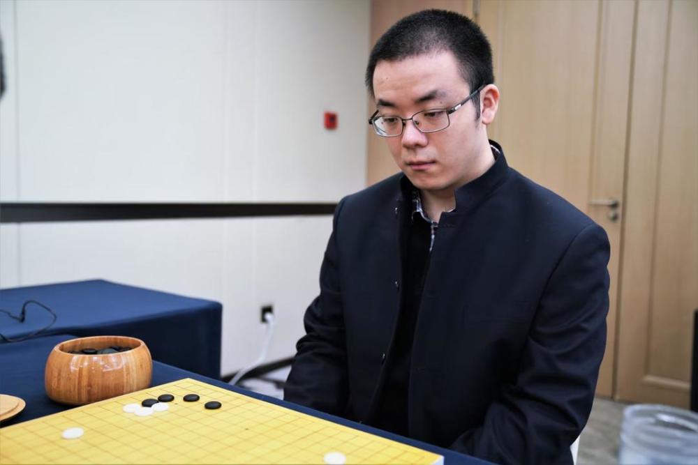 就地过年云团圆江苏棋手黄昕在北京边训练边过年