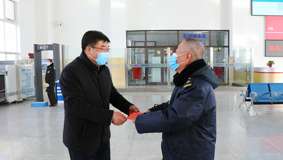 旗委办公室主任史明显,旗人民政府副旗长,旗公安局局长刘欣欣先后到