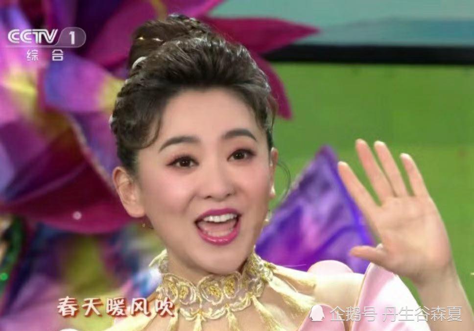 一看到月亮姐姐,仿佛又回到了童年的时光.