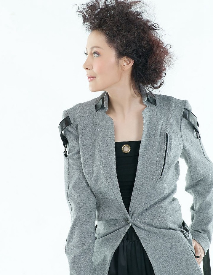 邬倩倩邓丽君(1953年1月29日-1995年5月8日),生于台湾省云林县褒忠乡