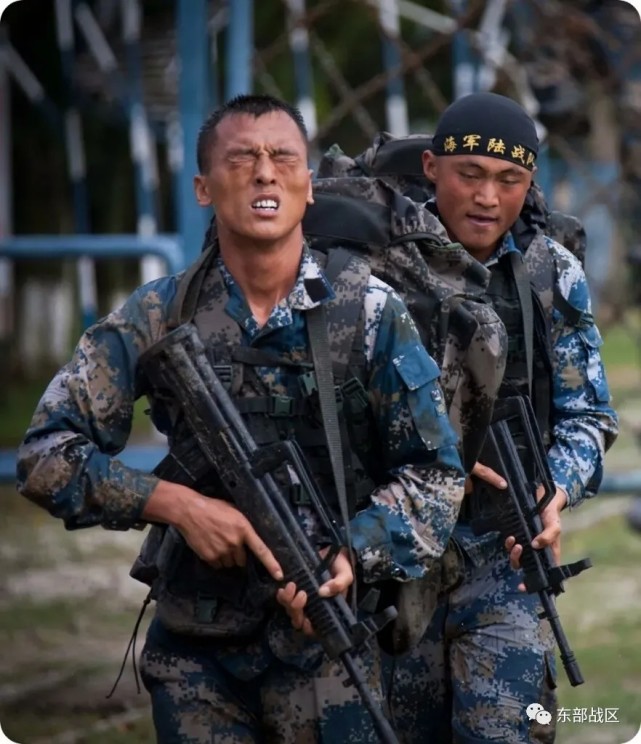 全军各兵种兵哥哥给您拜年啦