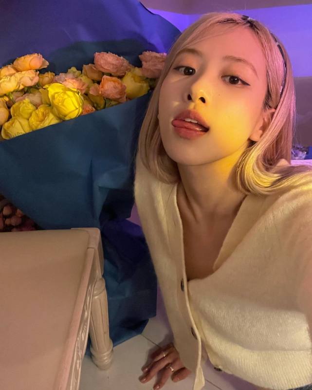 Blackpink 朴彩英 Rose 头像壁纸 新年ins第一更 Blackpink 朴彩英 壁纸