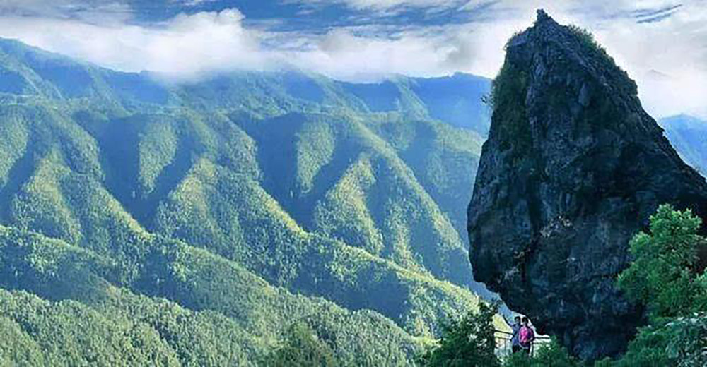 江西武陵岩山高林密石怪洞幽原始古朴带你去看最美的风景