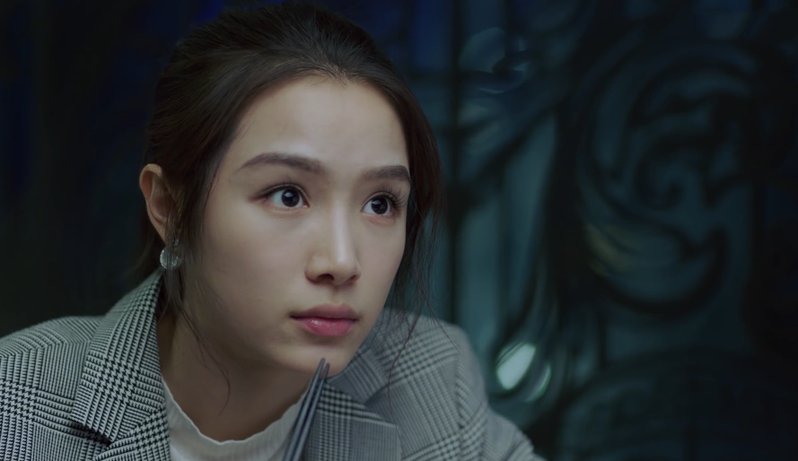 我们反过来想,谭伟伦能够成为孟凡的心腹,说话办事都