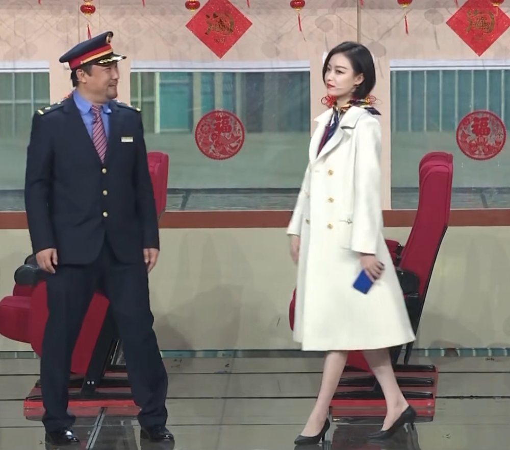 春晚长腿女神倪妮亮相春晚网友直说太美了