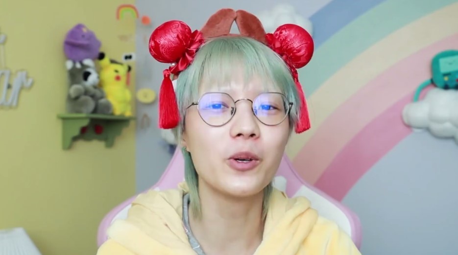 b站党妹出息了化妆登上央视网络春晚多年努力是值得的