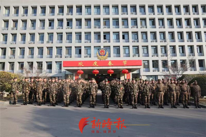 祝福祖国更强盛武警济南支队大年初一举行升旗仪式