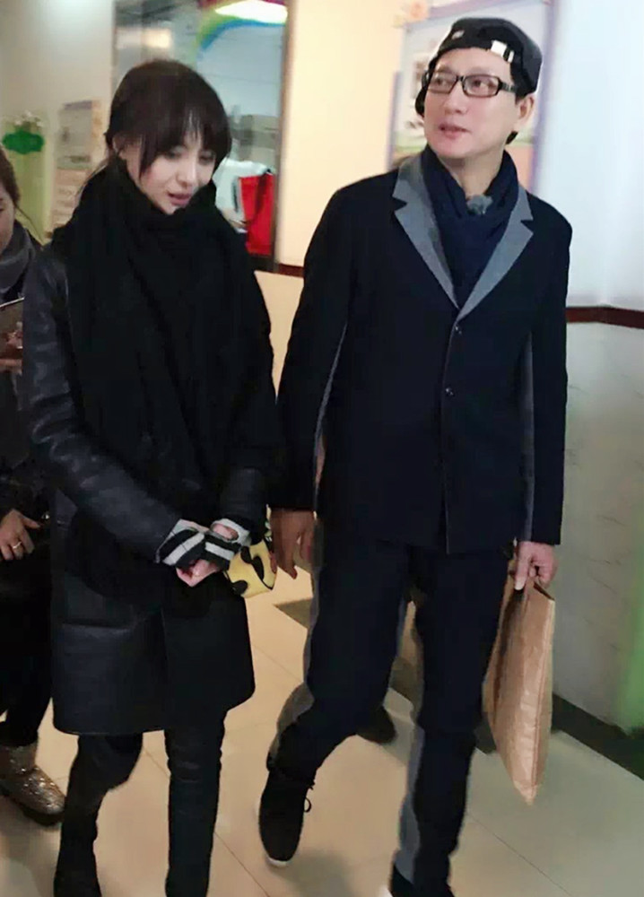 郑爽父母还不死心知情人爆料郑爽已不想折腾父母却还买宣发炒作