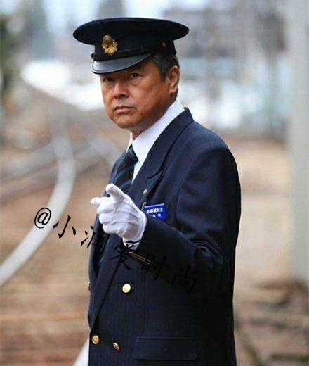 唐探3:三浦友和满头白发还是帅,戴眼镜好斯文,西装也穿得好看