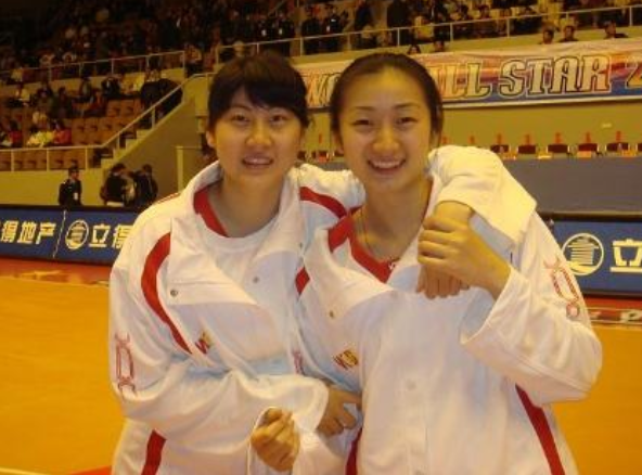 被称女篮"球霸",曾带头罢训而禁赛,今转型教练,军嫂生活幸福