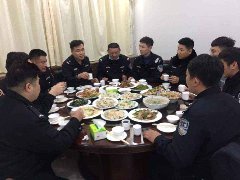 枣庄高新区公安分局值班民警的年夜饭