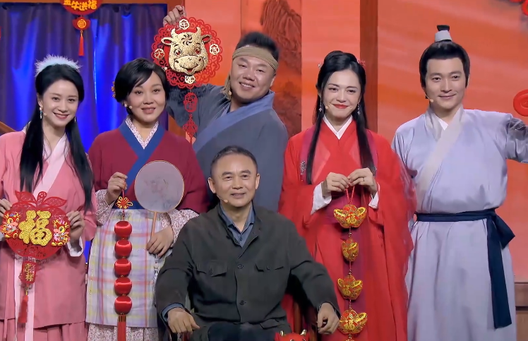 武林外传重聚郭芙蓉吕秀才结婚一张15年前的全家福看出变化了