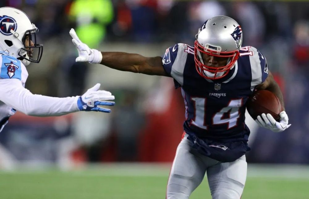 和美联冠军,随后爱国者又用他从公羊换回了一个首轮,贝利切克6得飞起!