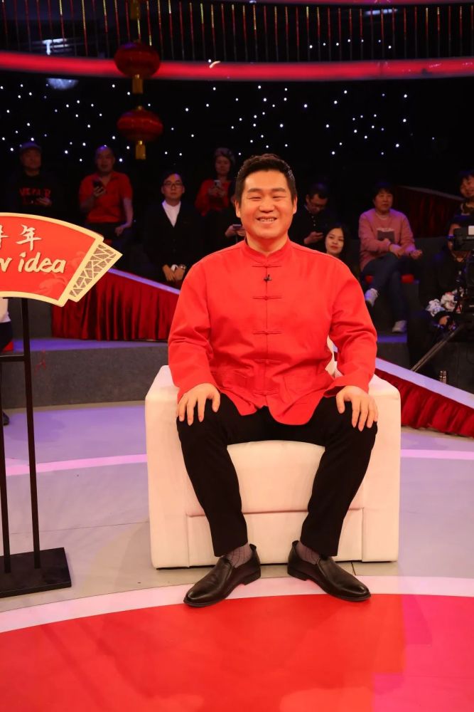 吴南言,王志博奉上《拴娃娃》.孙弢,孙琦演绎《新风尚》.