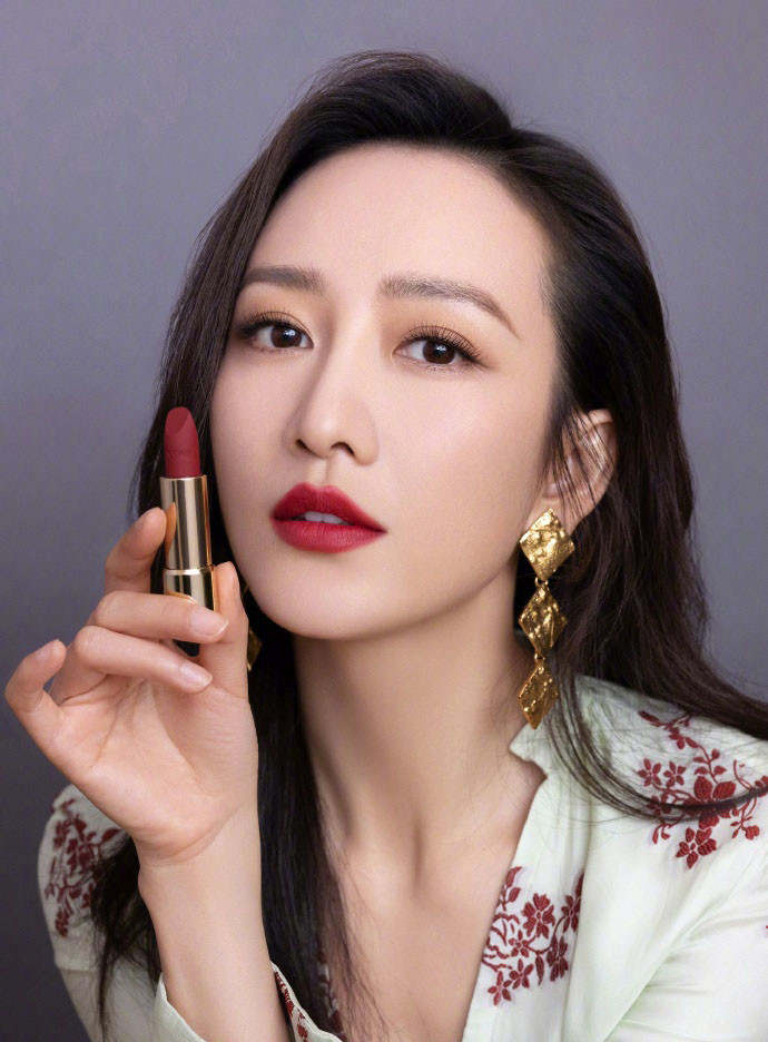 王鸥与您,新年开运色,祝大家新年快乐_腾讯新闻