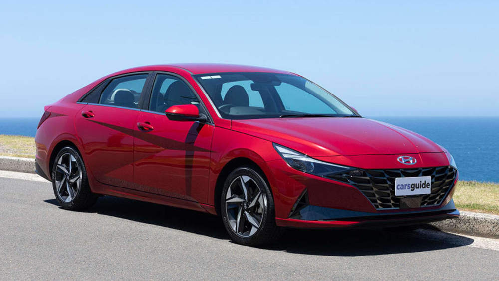 2021年现代伊兰特i30三厢版:不比本田思域差的选择