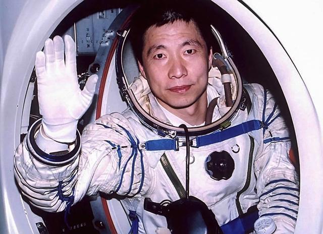 杨利伟|杨利伟在太空曾听到神秘“敲门声”，是“谁”干的？