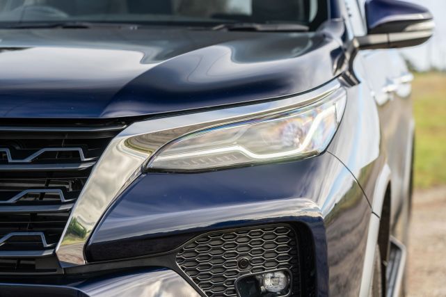 比普拉多性价比更高澳洲试驾2021款28t丰田穿越者