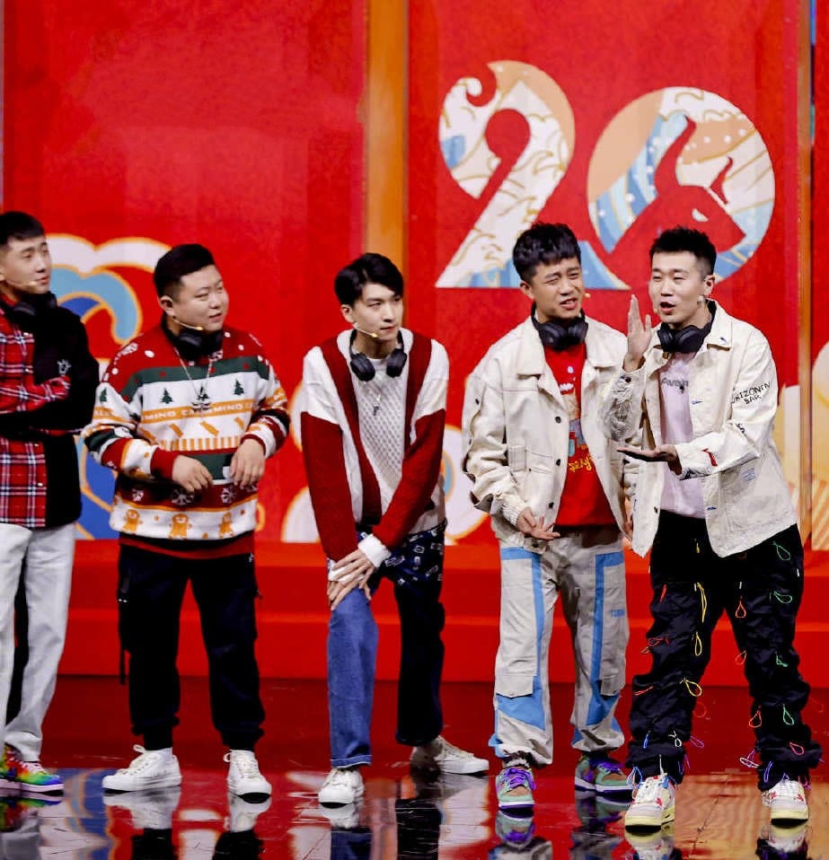 相声春晚不过瘾,那就快来康康《青春德云社》_腾讯新闻