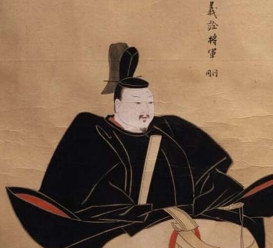 公元1336年,时年31岁的足利尊氏因为不满后醍醐天皇赏罚不公,在室町