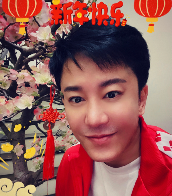 歌王毛宁近照太冻龄52岁未婚感情成谜蔡明曾每天给他发短信