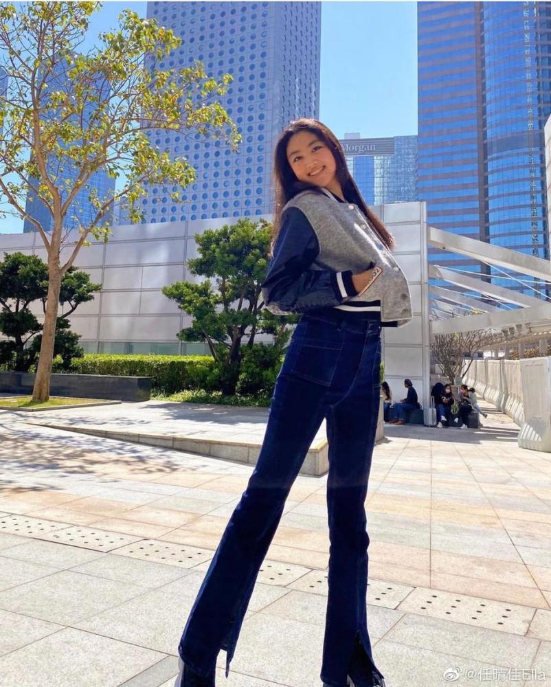 任达华16岁女儿腿长逆天