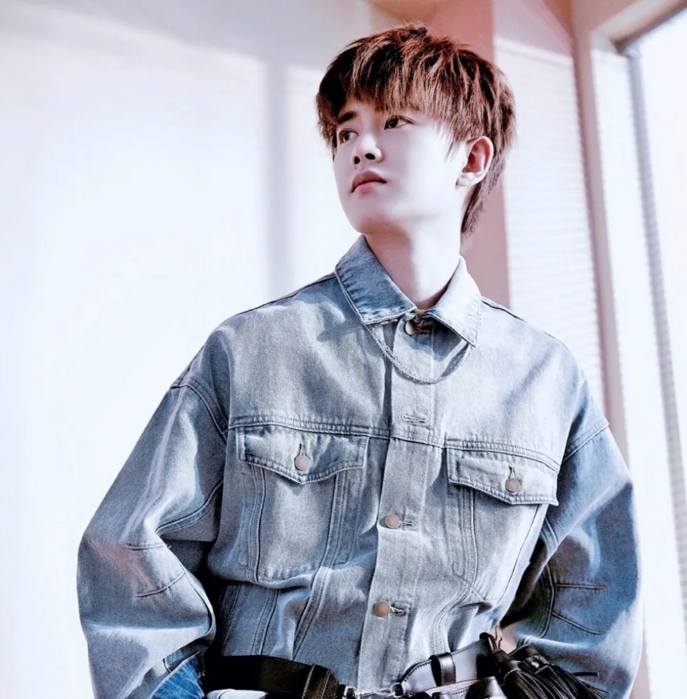 爱豆头像|任嘉伦_腾讯新闻