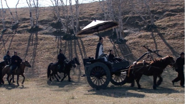 图片:赶马车剧照2,分别建国从两国的始祖我们可以发现,他们有一个共同