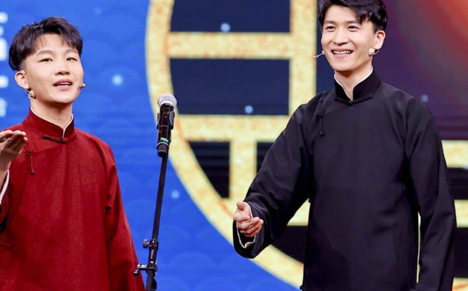 青春德云社:师兄弟互相挖坑,场面一度失控,开场金曲串烧成亮点_腾讯