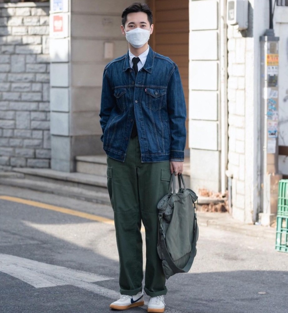 男生别穿羽绒服了,2021初春帅气穿搭,让你阳光清新更显潮流_腾讯新闻