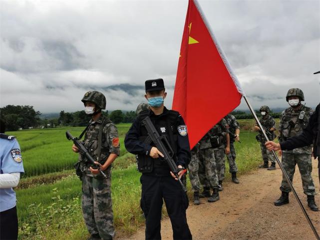 快穿上防弹衣马上出发