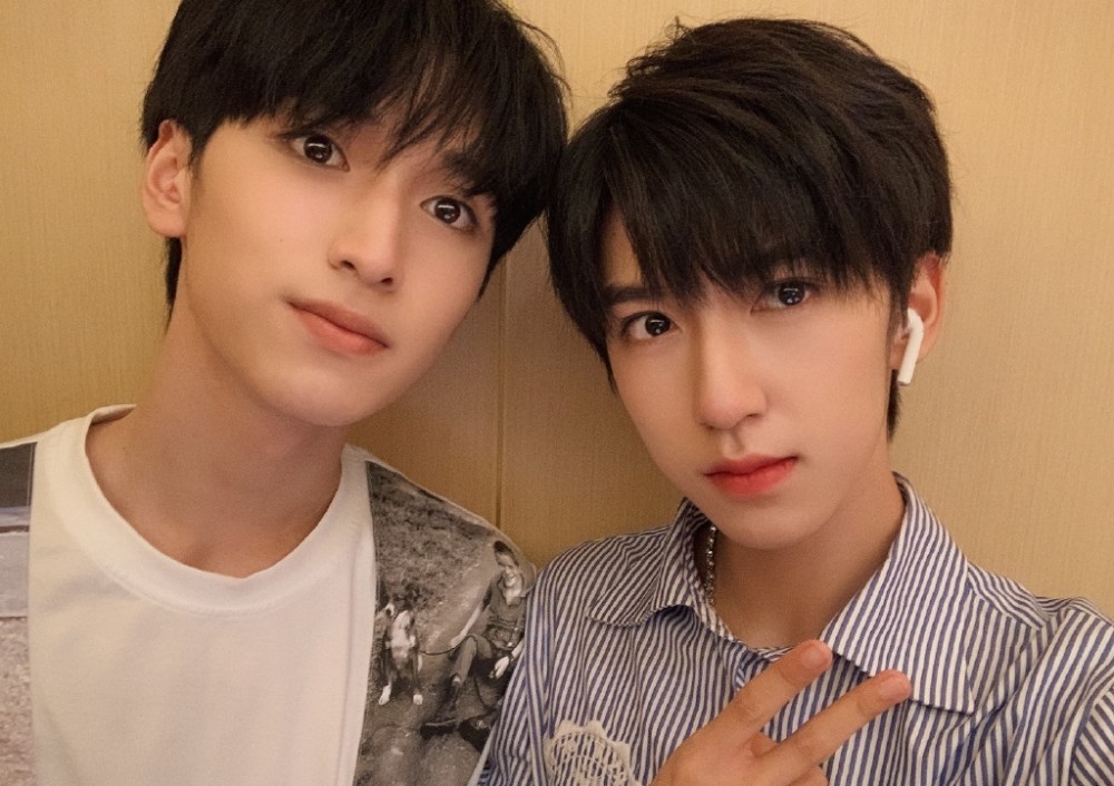 贺峻霖被私生跟踪至家门口骚扰王俊凯粉丝挺身而出将私生送进警局