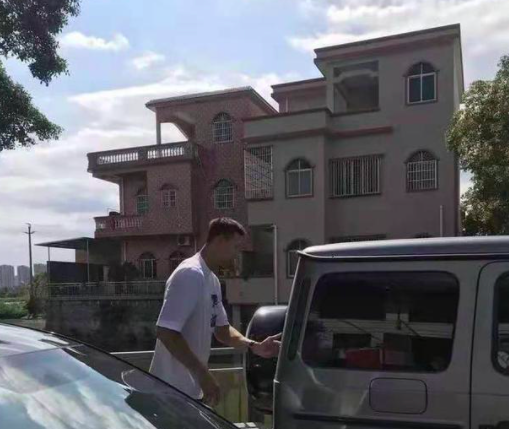 巨星易建联牛年第1次亮相,老家4层豪宅曝光,有望助广东夺冠