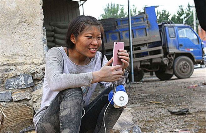 水泥妹骗局被揭穿后丈夫跟她离婚如今她的现状讽刺又可笑