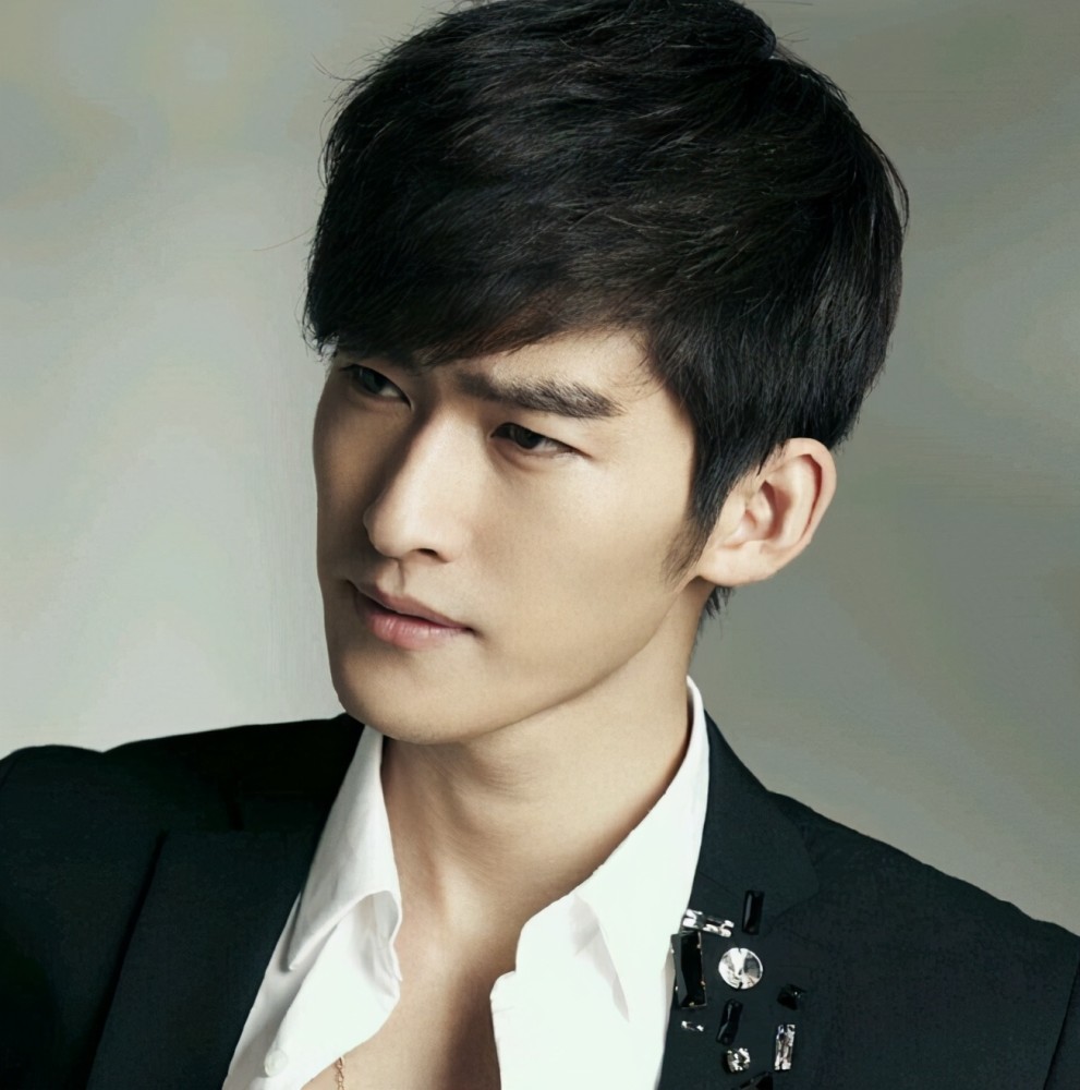 单身三年后,36岁张翰罕见谈感情,仅仅一句话,网友:期待官宣_腾讯新闻