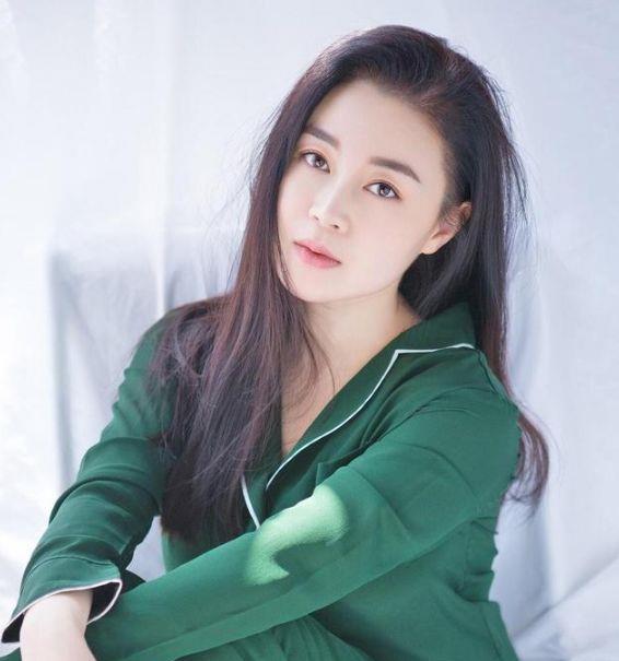 关婷娜到底有多美难怪赵本山和她演夫妻