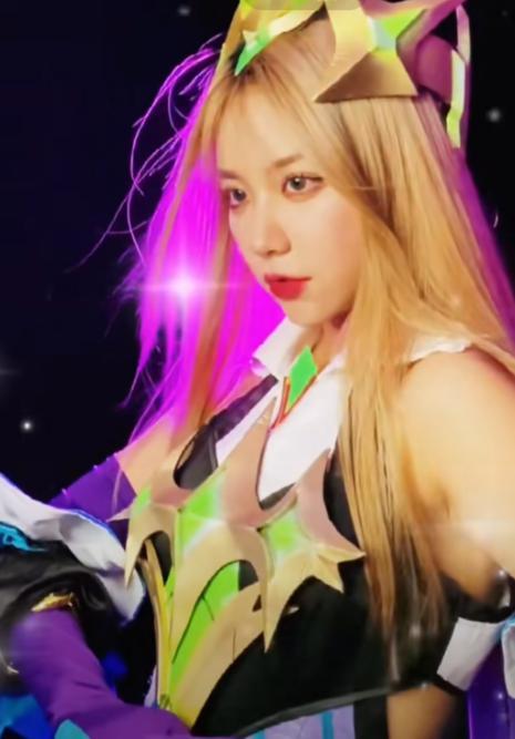 刀小刀也开始转型cos王者荣耀虞姬被吐槽这出的肉装吗