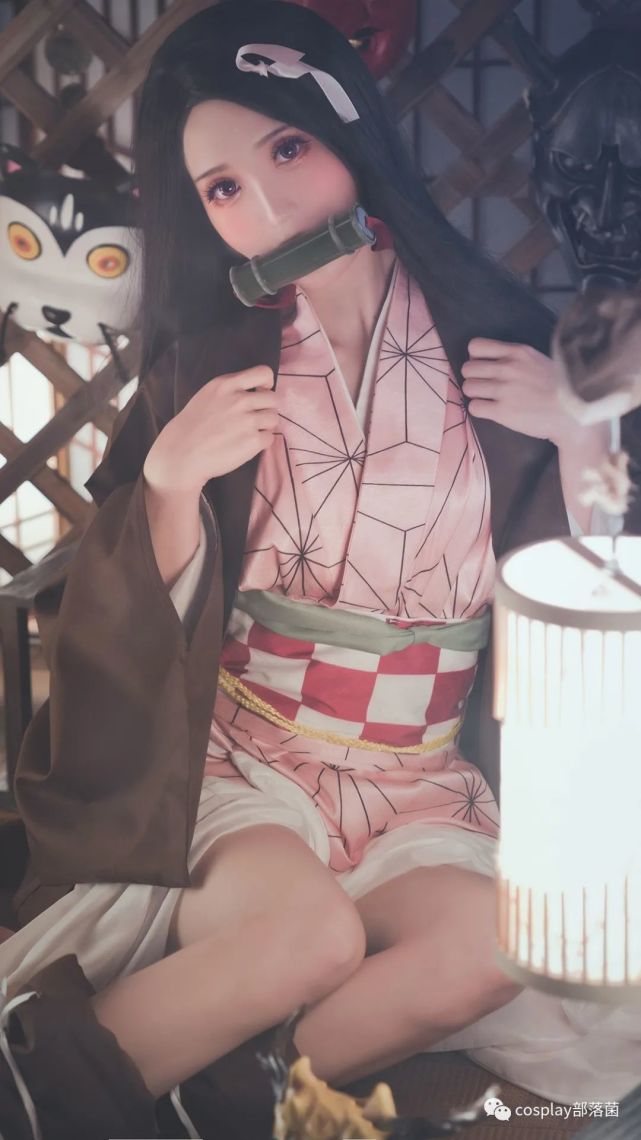 cos鬼灭之刃灶门祢豆子cos正片思凉