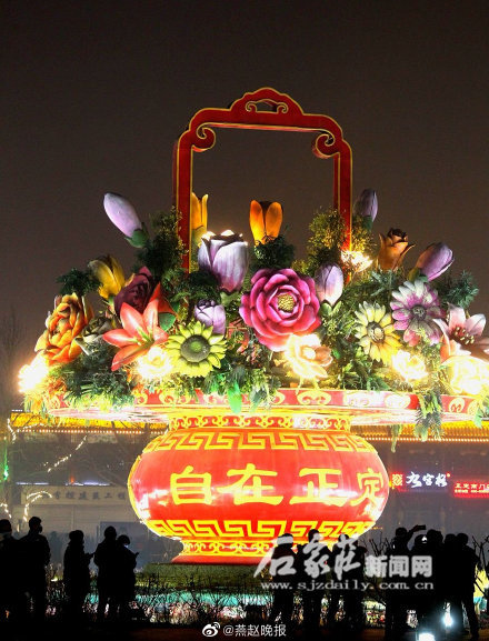 正定古城年味浓郁 灯火璀璨欢喜过年