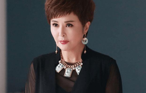 在这个小鲜肉纵横的时代,很多中年女演员的处境真的是不容乐观,但也有