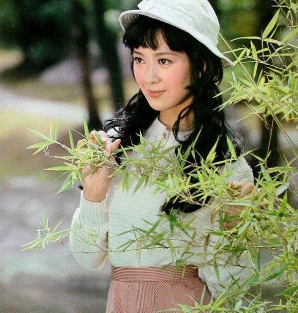 80年代第一美女龚雪上海流氓大案被牵连远走美国嫁集团总裁