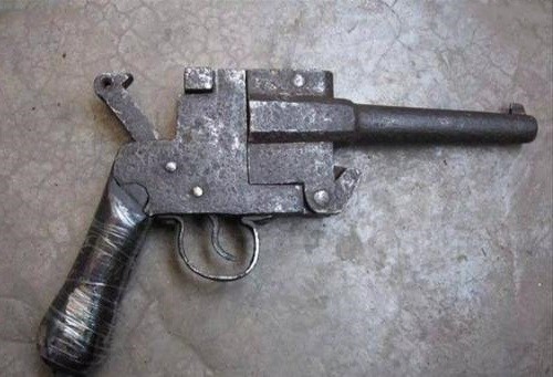 抗日剧中如果八路军手里出现这两种枪可直接判定为神剧