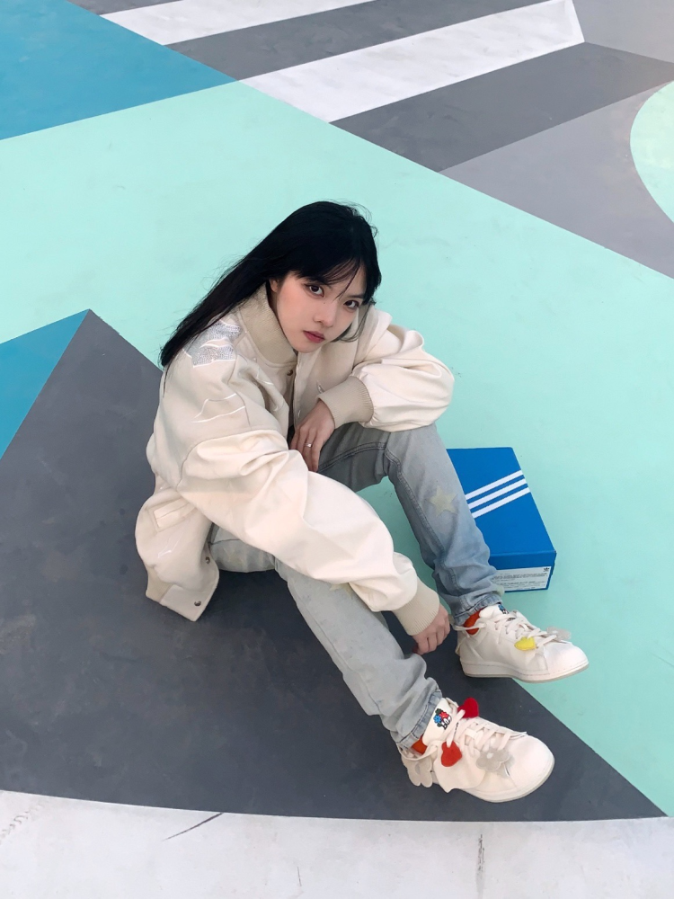 情人节来嚯app不仅有好看小姐姐,更有aj6胭脂红等你赢!