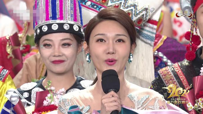 零点差点重现黑色三分钟,任鲁豫一己之力拯救 - 2021年央视春晚魔术