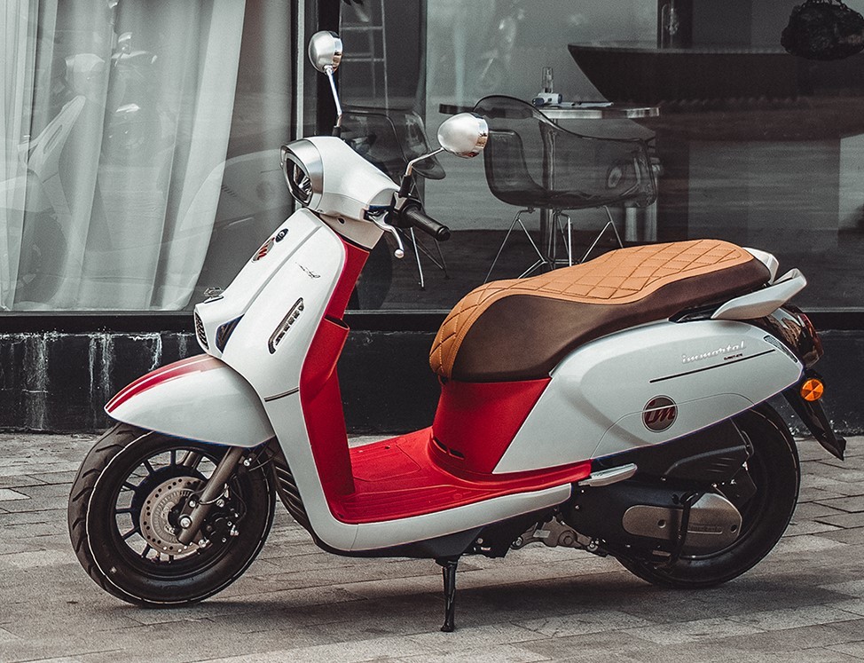 13999元起qjmotor壹米150复古风格踏板上市