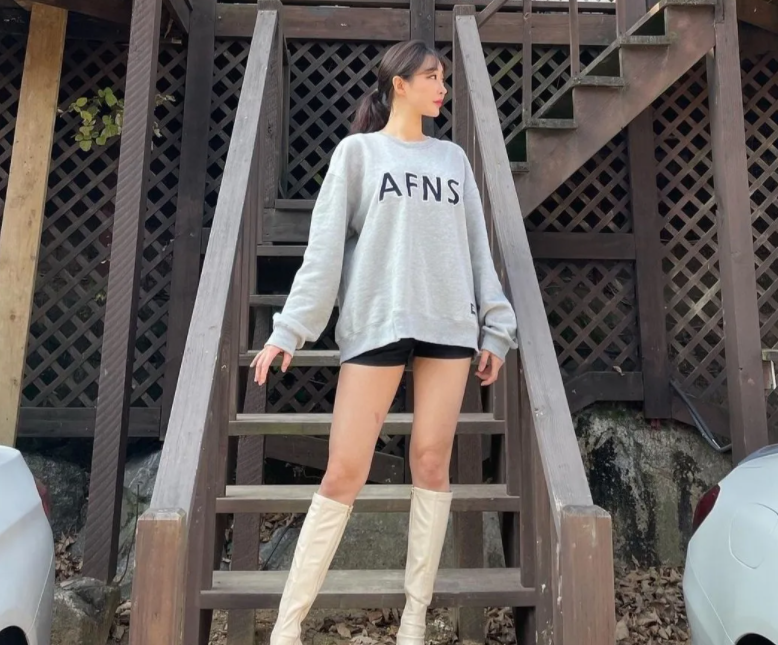 身高一米七的女生就是有气质普拉提没有白练