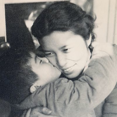 龚澎:中国首位外交部新闻司司长,才貌双全,