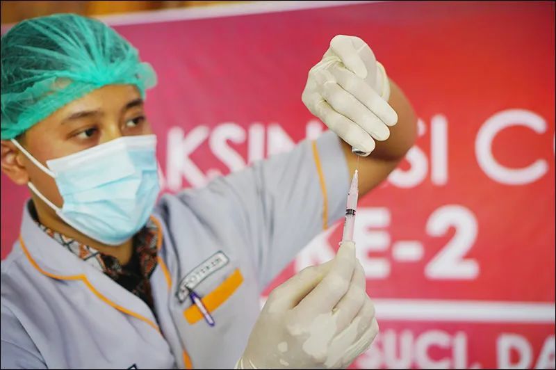 印尼抢购4亿剂疫苗满足需求 各地接种却状况连连