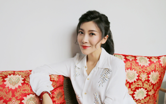 当红时息影嫁豪门29岁复出沦为配角43岁张琰琰经历了什么