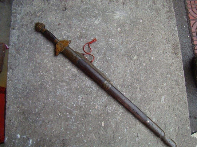 鉴宝专家一番话,百万宝剑变菜刀!重庆老汉:我哪个晓得这么值钱